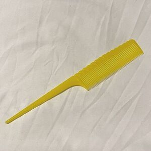 Sta-Rite‎ Vintage Hair Styling Combs Yellow 8.5 Inch Plastic Comb